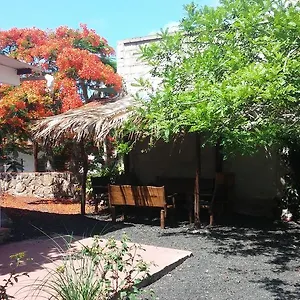 hostal-vista-al-mar.puertoayorahotels.com/